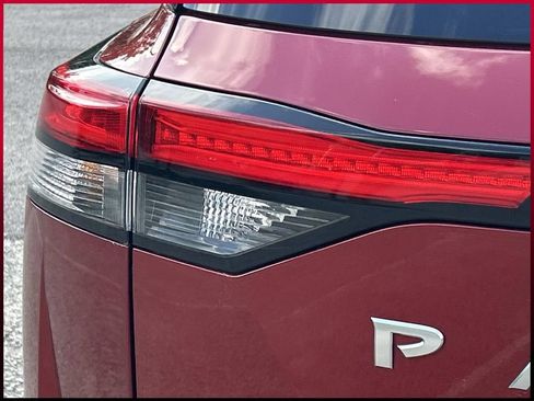 Used 2023 Nissan Pathfinder SL AWD/4WD image 12