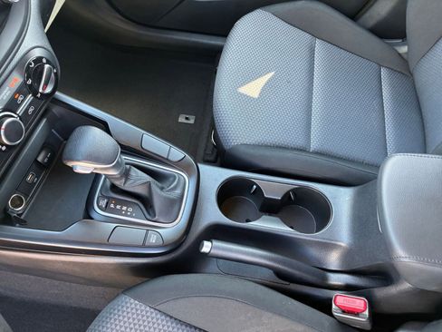 Used 2025 Kia Soul LX w/ LX Technology Package image 39