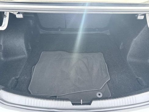 Used 2025 Chevrolet Malibu LT image 8