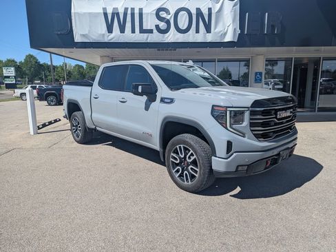 Used 2025 GMC Sierra 1500 AT4 w/ Technology Package AWD/4WD image 1