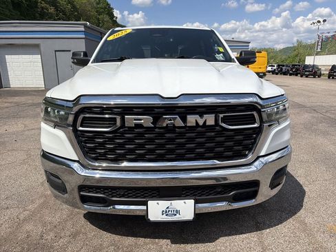 Used 2025 RAM 1500 Big Horn AWD/4WD image 11