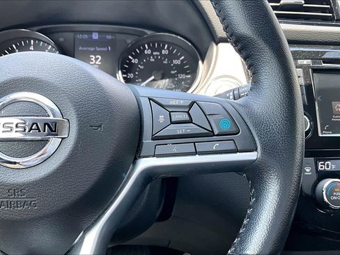 Used 2022 Nissan Rogue Sport SL AWD/4WD image 17