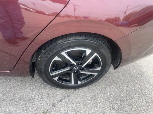 Used 2024 Nissan Sentra SV FWD image 14