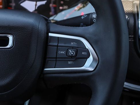 Used 2022 Jeep Compass Latitude w/ Sun and Sound Group FWD image 19