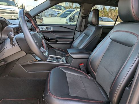 Certified 2023 Ford Explorer ST-Line w/ Class IV Trailer Tow Package image 24