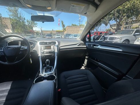 Used 2014 Ford Fusion SE FWD image 14