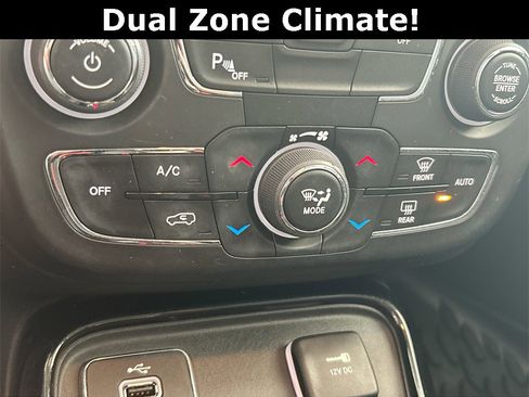 Used 2018 Jeep Compass Limited w/ Navigation Group image 29