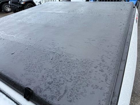 Used 2025 Chevrolet Silverado 1500 LT image 12