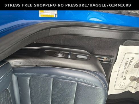 Used 2023 Chevrolet Bolt EUV LT w/ Convenience Package image 15