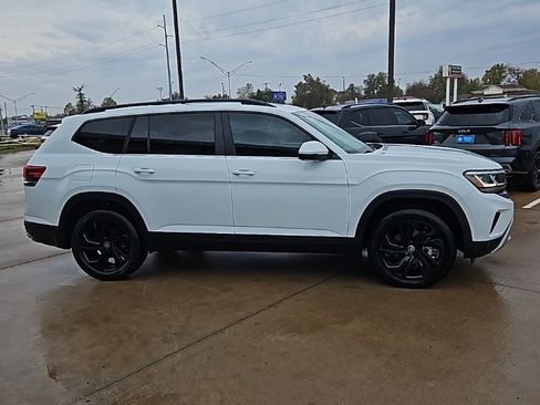 Used 2022 Volkswagen Atlas SE image 4