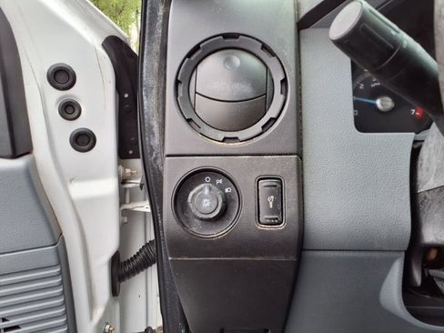 Used 2012 Ford F250 XL w/ PWR Equipment Group image 6