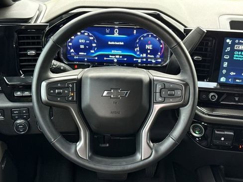 Used 2024 Chevrolet Silverado 2500 ZR2 w/ Technology Package image 14