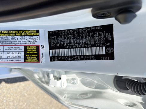 Used 2022 Toyota Camry SE w/ Convenience Package FWD image 31