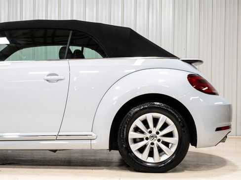 Used 2017 Volkswagen Beetle 1.8T SE image 4