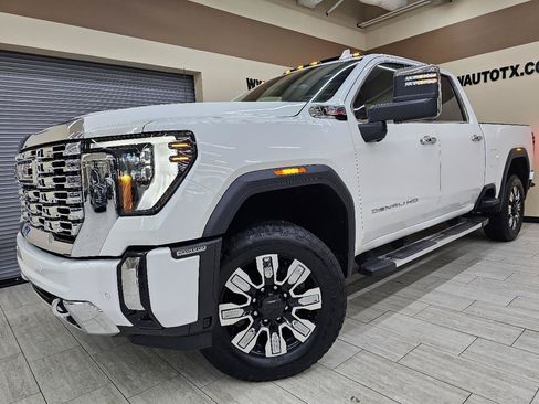 Used 2024 GMC Sierra 2500 Denali w/ Technology Package AWD/4WD image 1