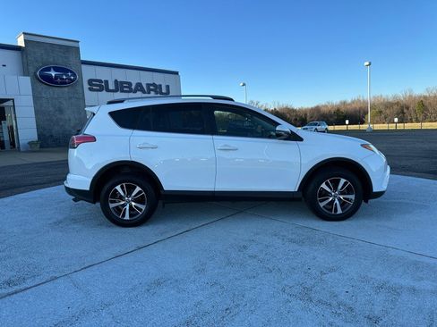 Used 2018 Toyota RAV4 XLE image 8