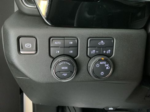 New 2025 Chevrolet Silverado 1500 LT w/ Z71 Off-Road Package image 24