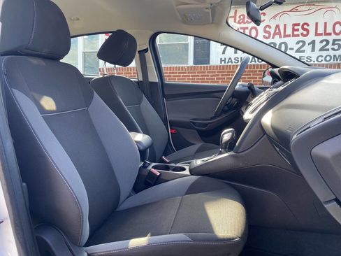 Used 2013 Ford Focus SE image 18