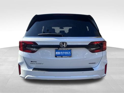 New 2026 Honda Odyssey Touring image 7