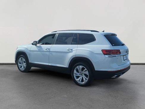Certified 2023 Volkswagen Atlas SE image 3