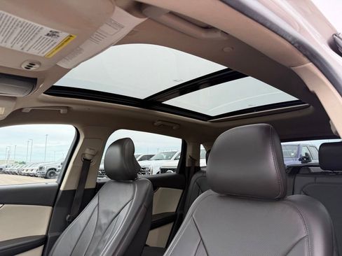 Used 2019 Lincoln Nautilus Reserve FWD image 8