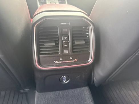 Used 2024 Porsche Macan AWD/4WD image 16