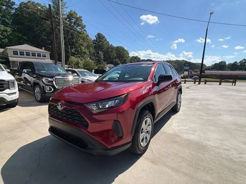 Used 2019 Toyota RAV4 LE FWD image 19