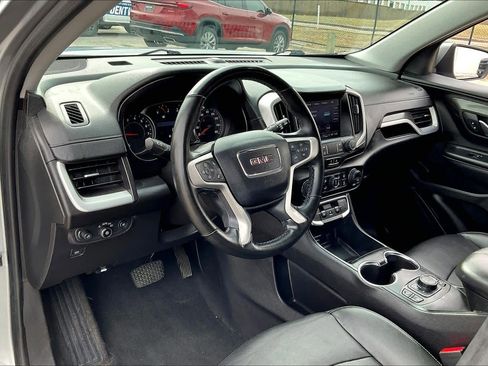 Certified 2024 GMC Terrain SLT image 17