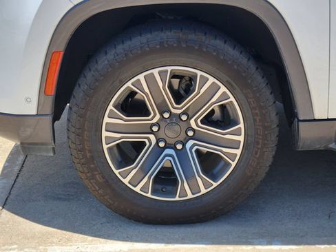 Used 2022 Jeep Wagoneer Series III w/ Flexible Seating Group RWD image 10