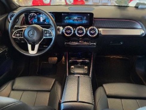 Used 2021 Mercedes-Benz GLB 250 GLB 250 image 11