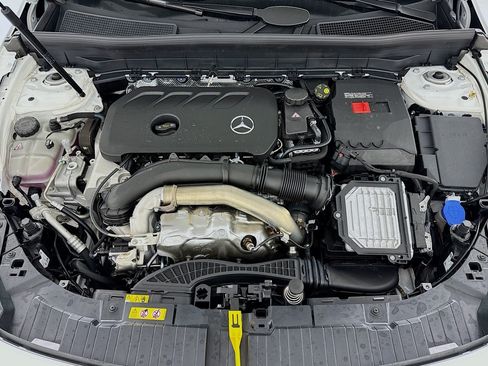 New 2026 Mercedes-Benz GLB 250 image 10