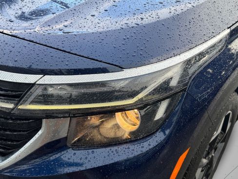 Certified 2025 Kia Seltos EX AWD/4WD image 44