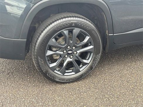 Used 2021 Chevrolet Traverse RS w/ LPO, Cargo Package image 12