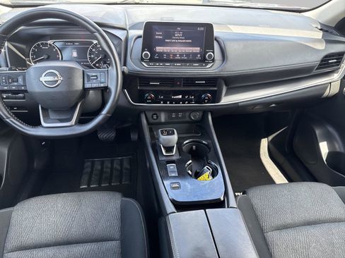 Used 2025 Nissan Rogue SV FWD image 15