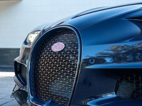 Used 2020 Bugatti Chiron image 9