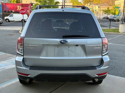 Used 2011 Subaru Forester 2.5X Limited AWD/4WD image 6