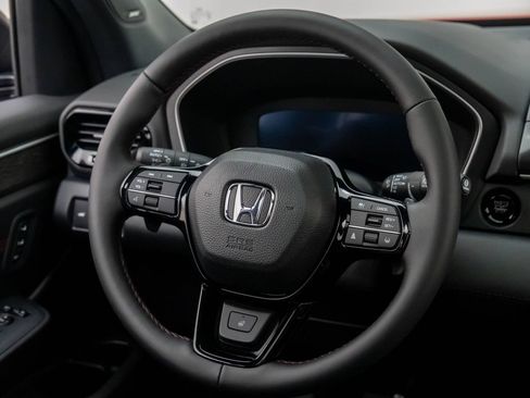 Certified 2026 Honda Pilot Black Edition image 12