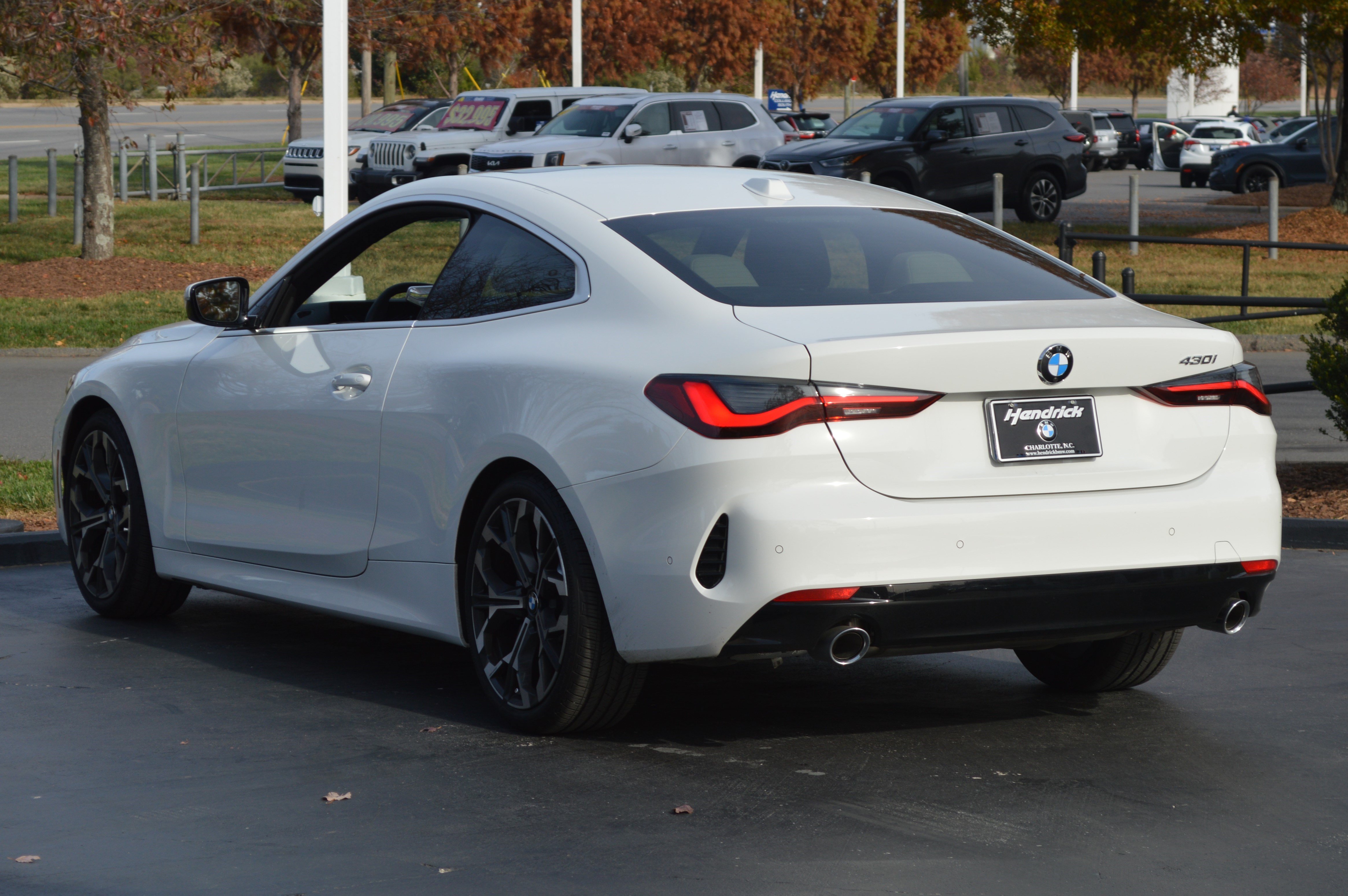 Used 2026 BMW 430i Coupe w/ Parking Assistance Package RWD image 9