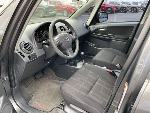 Used 2012 Suzuki SX4 Sportback FWD image 9