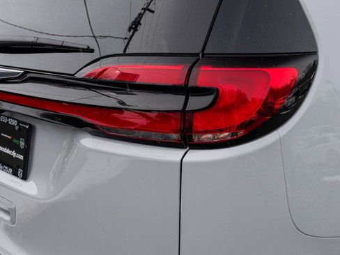 New 2026 Chrysler Pacifica Pinnacle image 36