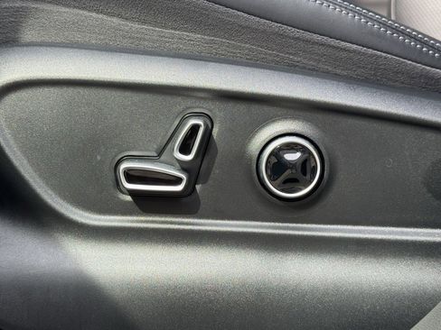 Certified 2024 Maserati Grecale GT image 11