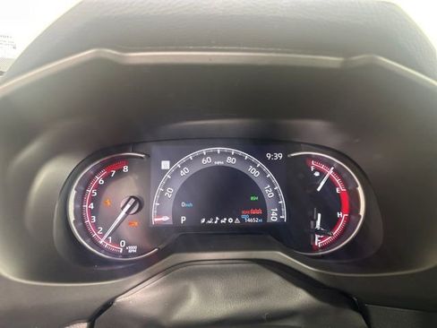 Used 2023 Toyota RAV4 LE AWD/4WD image 28