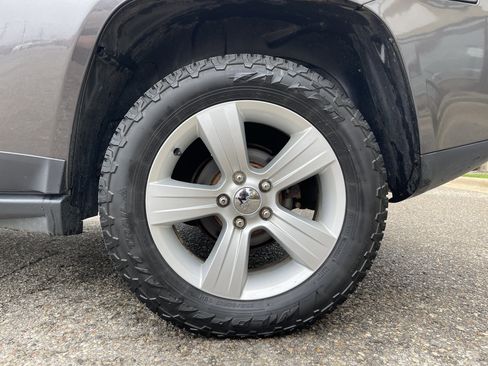 Used 2014 Jeep Compass Sport w/ Power Value Group image 21