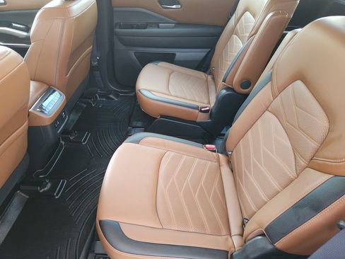 Used 2023 Nissan Pathfinder Platinum AWD/4WD image 30