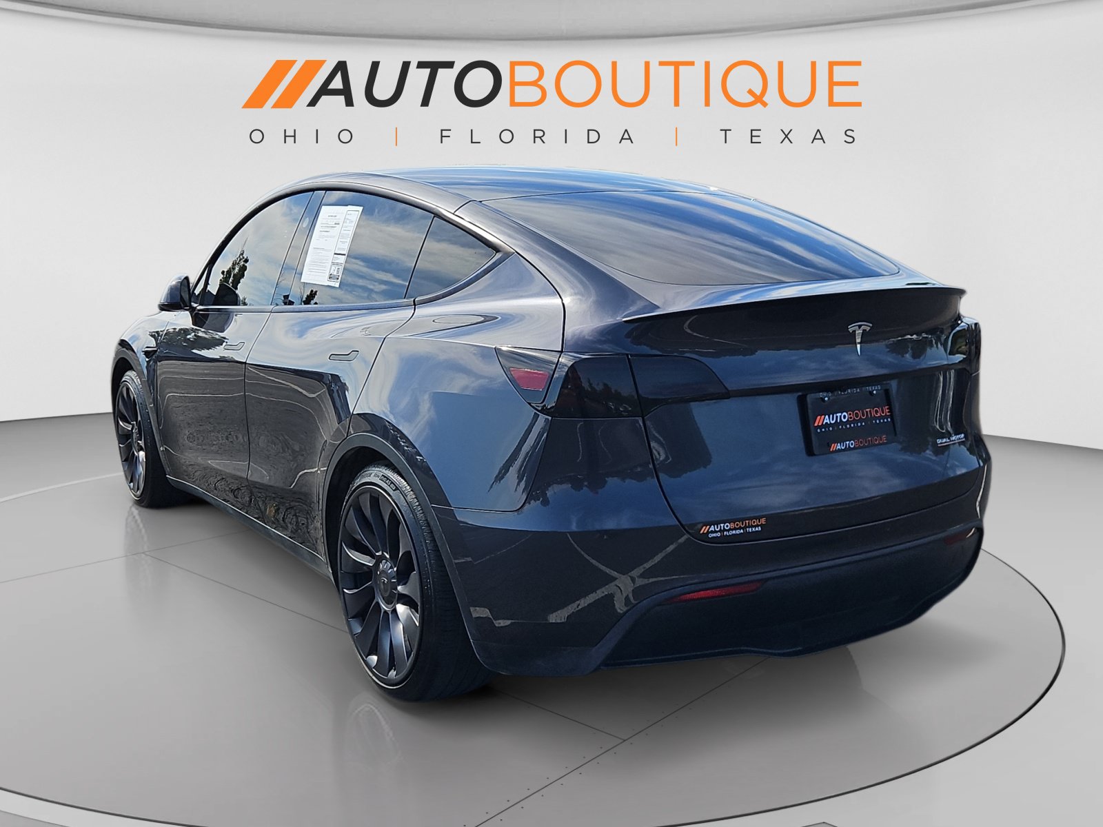 Used 2025 Tesla Model Y Performance AWD/4WD image 3