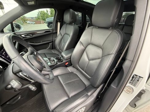 Used 2023 Porsche Macan AWD/4WD image 9