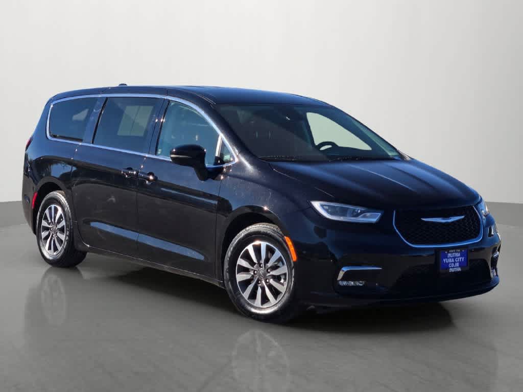 Used 2024 Chrysler Pacifica Limited FWD image 8