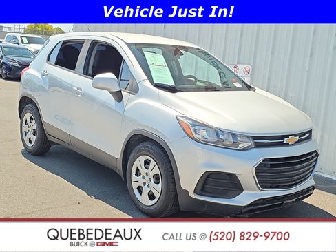 Used 2017 Chevrolet Trax LS FWD image 1