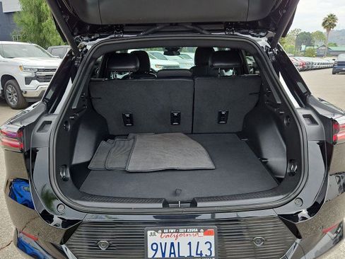 Used 2025 Chevrolet Equinox EV LT FWD image 24