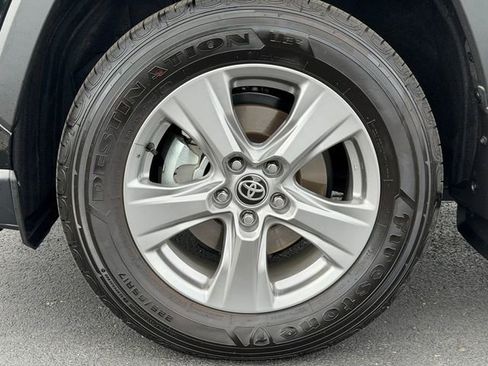 Certified 2025 Toyota RAV4 XLE w/ Convenience Package AWD/4WD image 11